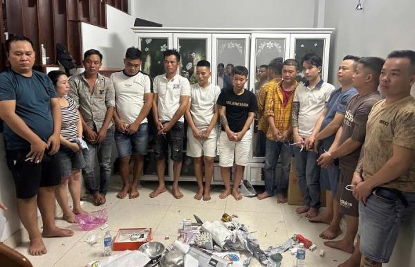 Phá ổ bạc do nữ quái cầm đầu