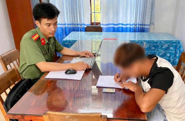 Răn đe trường hợp văng tục trên mạng