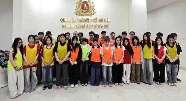 Khởi tố 18 đối tượng trong đường dây quảng bá website cờ bạc trực tuyến