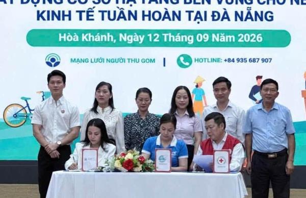 Khởi động chương trình thúc đẩy mạng lưới người thu gom rác thải