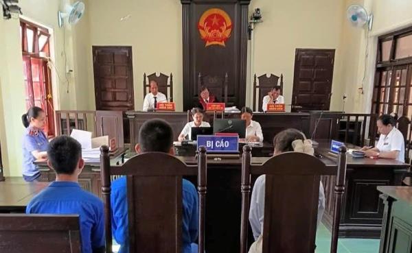 Bản án nghiêm khắc đối với nhóm con nghiện lôi kéo người chưa thành niên tham gia đập đá