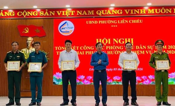 Khen thưởng 12 tập thể, cá nhân trong công tác phòng chống thiên tai, phòng thủ dân sự