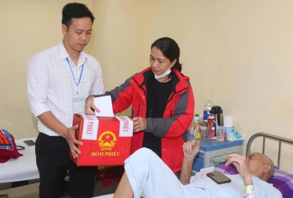 Quyền bầu cử không bị gián đoạn ở Bệnh viện Trung ương Huế