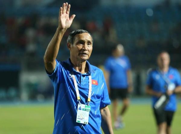 HLV Mai Đức Chung rời đội tuyển nữ, Huỳnh Như chưa quyết định