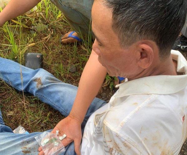 Giữa đường bị tóm