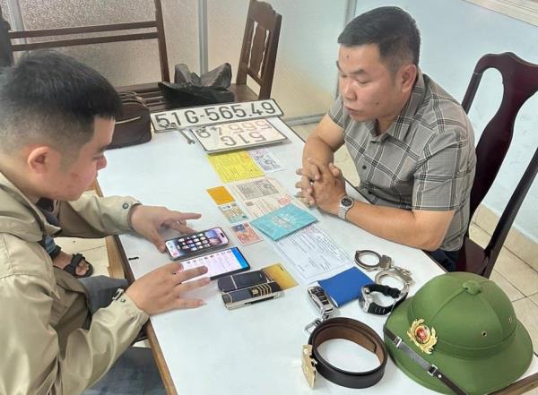 Bắt 2 siêu lừa giả danh Công an chiếm đoạt 17 tỷ đồng