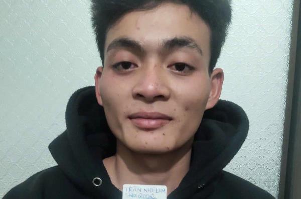 Ngáo đá náo loạn đường phố