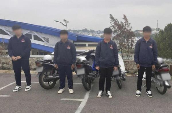 Răn đe nhóm quái xế nhí