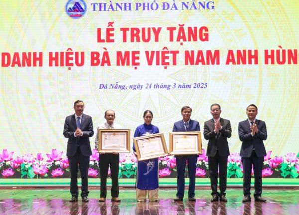 Đà Nẵng vinh danh các tổ chức, cá nhân có nhiều cống hiến