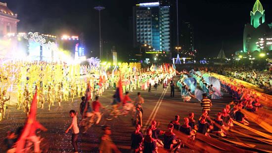 Nhìn lại Festival Biển Nha Trang 2013: Mở ra cơ hội lớn cho du lịch