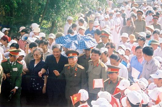 Quê hương nghĩa nặng tình thâm