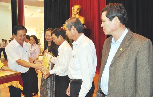 Siết chặt kỷ cương hành chính, nâng cao đạo đức công vụ