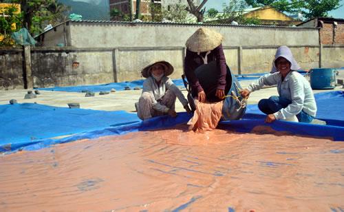 Văn hóa làng biển- những gam màu sáng, tối (2)