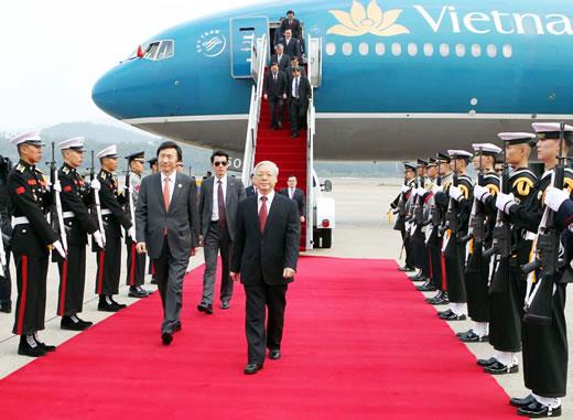 Tổng Bí thư bắt đầu chuyến thăm cấp Nhà nước tới Hàn Quốc