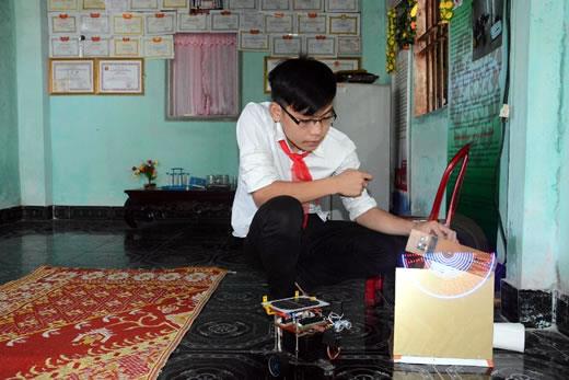 Cậu bé vàng của những sáng chế