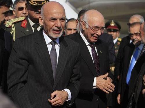 Tổng thống Afghanistan đến Pakistan hàn gắn quan hệ