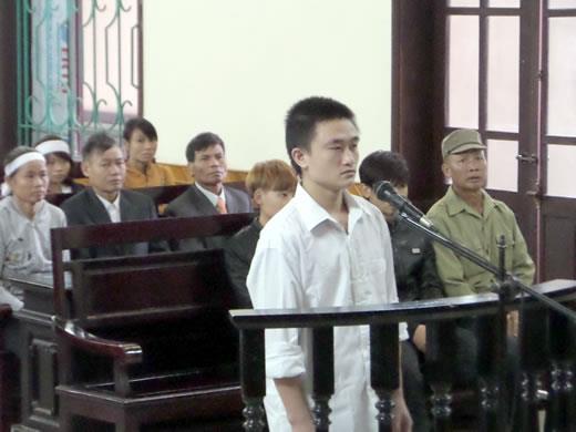 Án mạng từ gói thuốc lá trúng thưởng