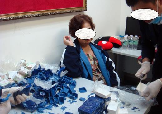 Bắt vụ vận chuyển gần 3kg heroin qua cửa khẩu Sân bay quốc tế Tân Sơn Nhất