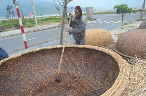 Thúng chai còn một chút này