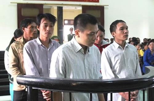 Xét xử vụ án buôn tiền giả quy mô lớn