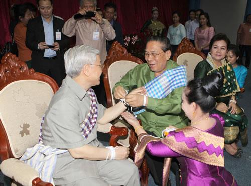 Tổng Bí thư Nguyễn Phú Trọng thăm và chúc Tết Lào
