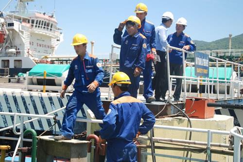 Cho những con tàu trở lại Hoàng Sa