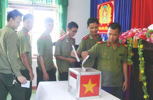 Phát động ủng hộ Nghĩa tình Hoàng Sa - Trường Sa