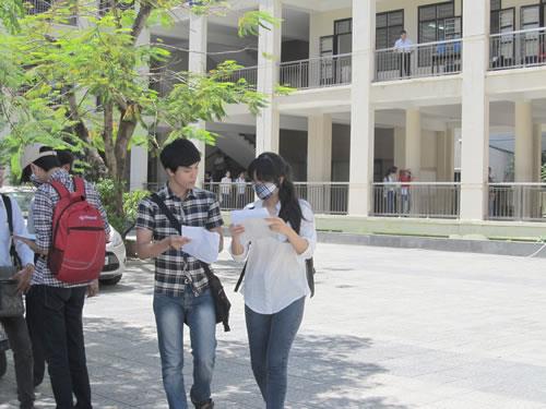 Ngày thi đầu tiên đợt 1 kỳ thi ĐH, CĐ năm 2014: Đề toán có tính phân hóa cao