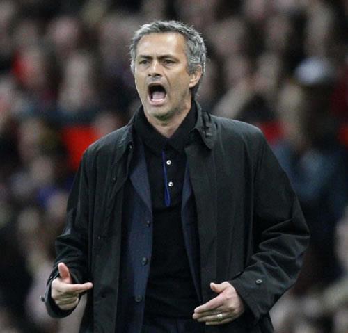 Jose Mourinho mất kiểm soát