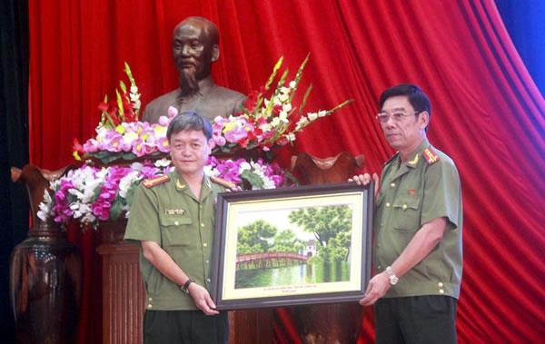Tập huấn nghiệp vụ và bồi dưỡng kỹ năng điều tra