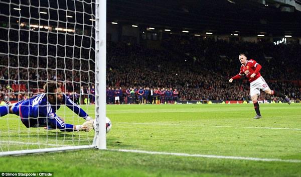Manchester United đã dở còn xui