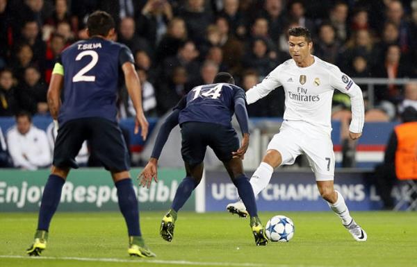 Vòng bảng UEFA Champions League: Nỗi dằn vặt của Cristiano Ronaldo