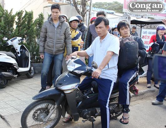 Dàn cảnh tai nạn để trộm tiền của nhà xe