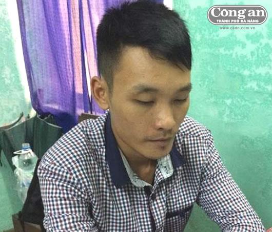 Nửa đêm vào nhà cướp tài sản