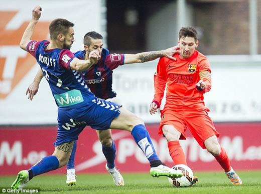 Lionel Messi bứt phá