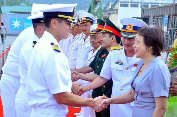 Hai tàu Hải quân Hoa Kỳ kết thúc chuyến thăm Đà Nẵng