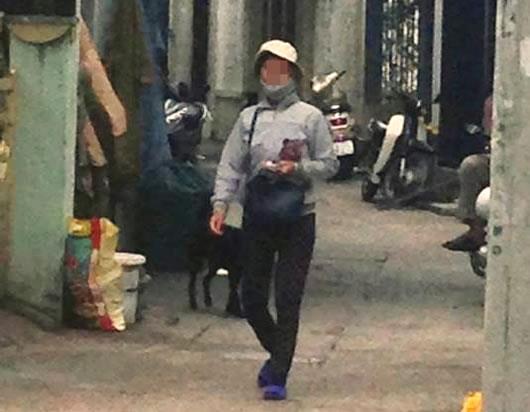 Những phụ nữ nhờ mở Iphone 6