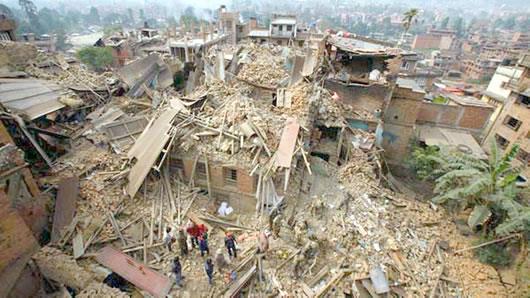 Nepal chạy đua cứu người