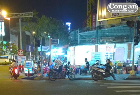 Cần lập lại trật tự đô thị trên tuyến đường Nguyễn Văn Linh