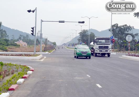 Nhiều bất cập về ATGT trên tuyến đường Bà Nà-Suối Mơ