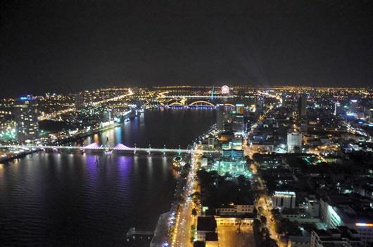 Tìm áo khoác đẹp cho hai bờ sông Hàn