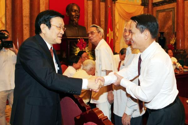 Chủ tịch nước Trương Tấn Sang gặp gỡ các nhà báo