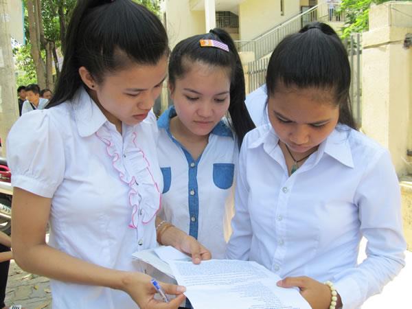 Ngày thứ 2 kỳ thi THPT Quốc gia năm 2015: Đề Văn bám sát chương trình học