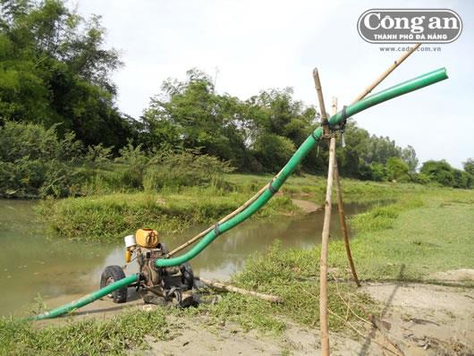 Sa tặc rút ruột sông La Tinh