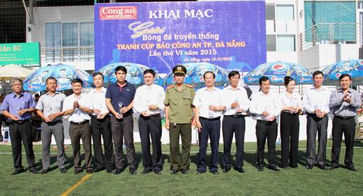 Tưng bừng khai mạc giải bóng đá truyền thống Báo Công an TP Đà Nẵng
