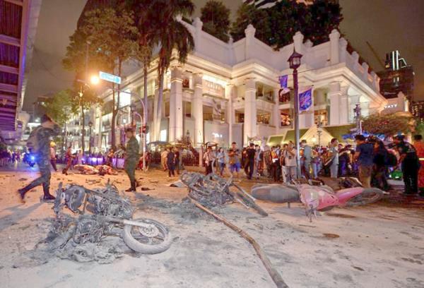 Bom nổ kinh hoàng tại trung tâm Bangkok