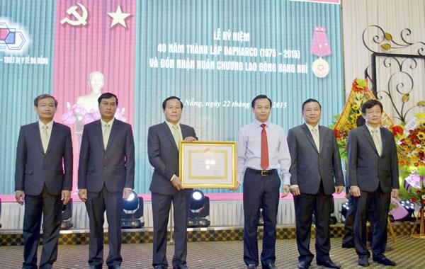 Dapharco đón nhận Huân chương Lao động hạng Nhì