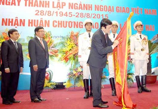 Bộ Ngoại giao đón nhận Huân chương Sao Vàng lần thứ hai