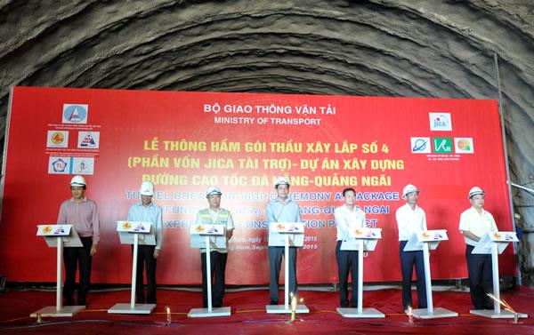Thông hầm gói thầu số 4 dự án đường cao tốc Đà Nẵng – Quảng Ngãi
