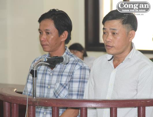 Gã cướp giật... hào phóng